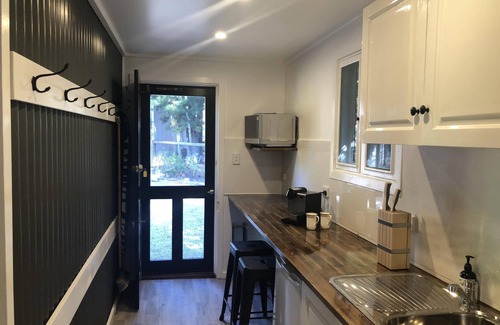 Balhannah Cottage | Winemaker's Hut - the idyllic weekend break away