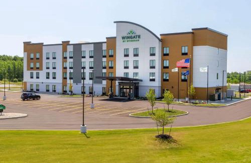 Angola Hotel | Wingate by Wyndham Angola