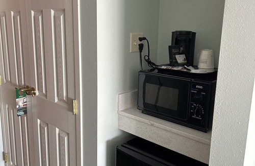 Ashwaubenon Hotel | Wingate by Wyndham Green Bay/Airport