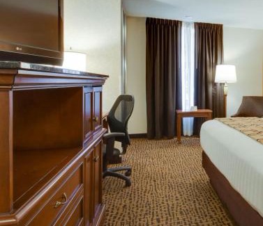 Fenton Hotel | Wingate by Wyndham St Louis-Fenton Route 66