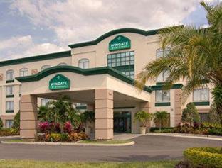 Southwest Orlando Hotel | Wingate by Wyndham, Universal Studios - Free Theme Park Shuttle