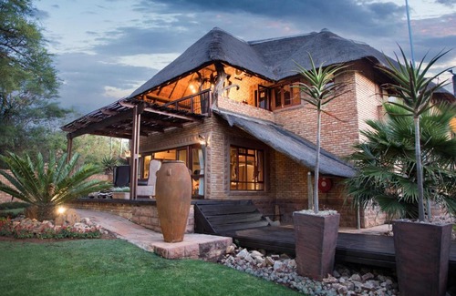 Silver Lakes Bed & Breakfast | Wings and Water Guesthouse on 57 Nicklaus Street