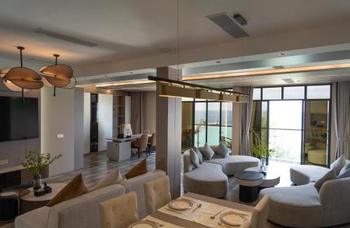 Kamadhoo House | Wings by Hawks - Free Room Upgrade,30 Mints Spa, Guided snorkeling Tour