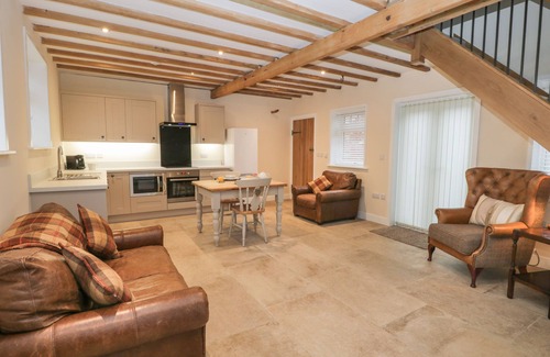 Goodmanham Cottage | WINNIE'S STABLE, romantic, with a garden in Market Weighton