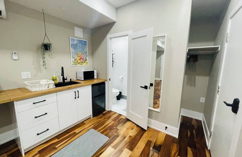 Wexford House | "Winnie The Pooh" Cozy Solo Studio Toronto