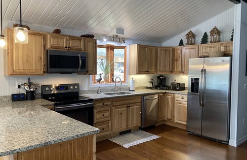 Meredith House | Winnipesaukee Lakehouse - Exquisite beach, boat mooring and day dock