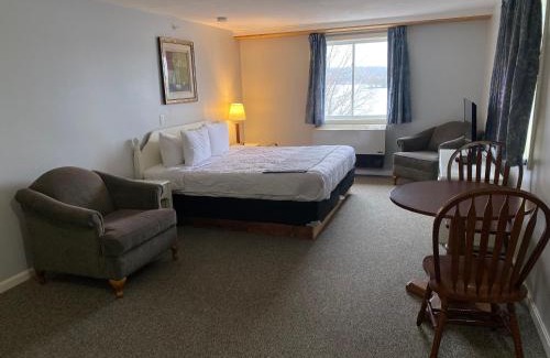 Lochmere Hotel | Winnisquam Lake Inn