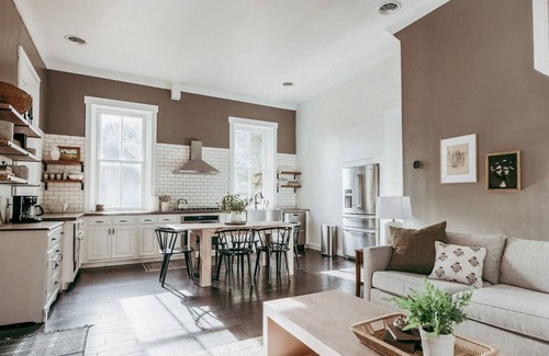 Willow Street House | Winter Getaway|Hot tub|Fireplace|Fire-pit|Smart TV