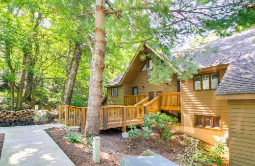 Wintergreen Apartment | Wintergreen Resort Condo with Deck, 0 3 Mi to Slopes
