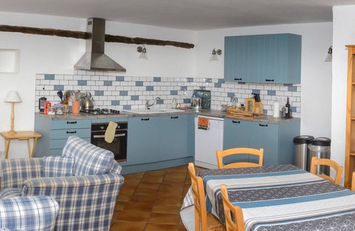 Frayssinet-le-Gelat Cottage | Wisteria 4* - Quiet and relaxing cottage in a courtyard, perfect for families