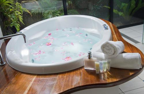North Tamborine Cabin | Witches Falls Cottages