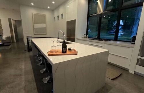 North Hudson House | with pool & hot tub!n
