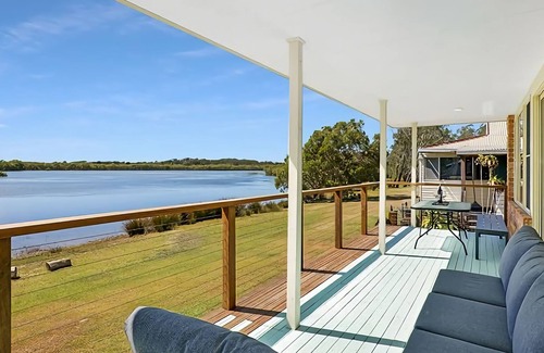 Urunga House | With spectacular views of the estuary and park, this retreat is the perfect tranquil escape