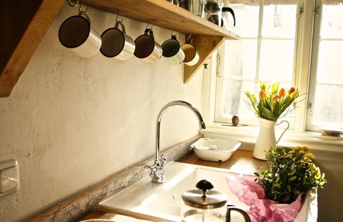 Behrensdorf House | With wood-burning stove, free firewood, WLAN, sauna, garden, a few minutes from the beach.