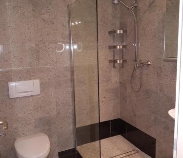 Herdecke Apartment | Wohnen im Souterrain einer Villa