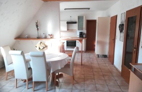 Silbecke Apartment | Wohnung in Silbecke mit Pool und Wald