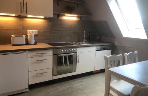 Juebek Apartment | Wohnung mit Fernblick und Parkplatz