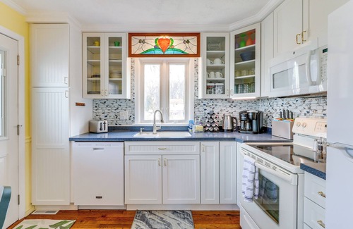 Wolcott House | Wolcott Home w/Deck: Near Connecticut Attractions