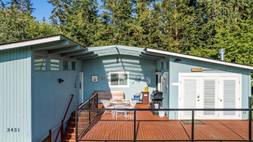Langley House | Wolf Beach Cottage by AvantStay Harbor Views