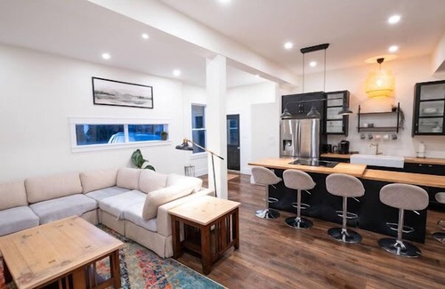 Port Williams House | Wolfville/Port Williams retreat