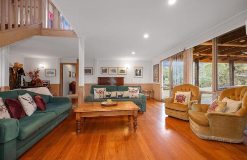 Goughs Bay House | Wollondilly - Mansfield - Sleeps 10