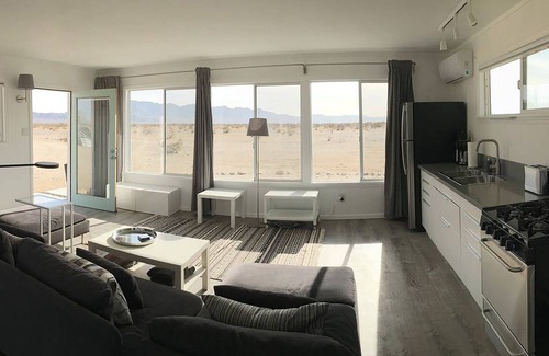 Wonder Valley House | Wonder Valley Sky - A Beautiful Modern Joshua Tree Retreat
