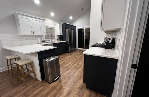 Sunset Beach Cottage | Wonderful 2 Bed 2 bath, near the beach!