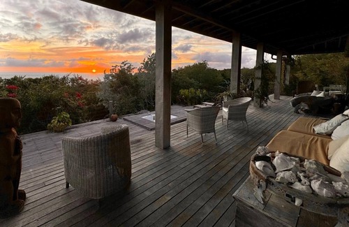 Cat Island House | Wonderful 5-bedroom house on an exquisite private beach with WiFi on Cat Island.