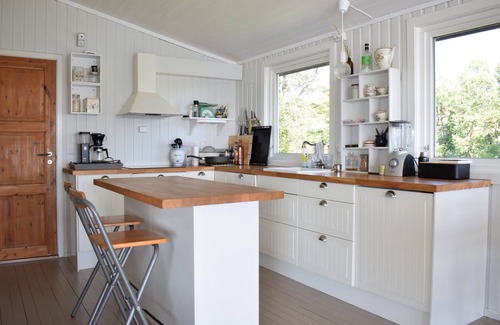 Tysvaer House | Wonderful cottage in fantastic, sheltered location right by the Førresfjorden.