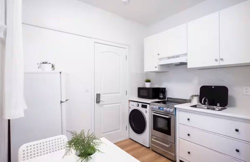 Queens Apartment | Wonderful Cozy Studio in Lovely Queens with AC, WiFi, Laundry and Parking