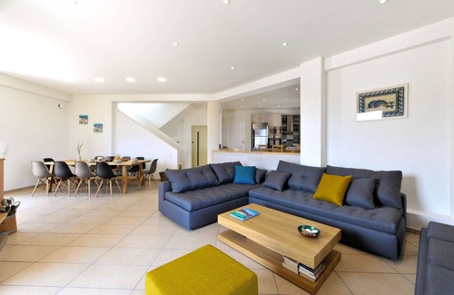 Marathon Villa | WONDERFUL ECO FRIENDLY VILLA AUGUSTINE