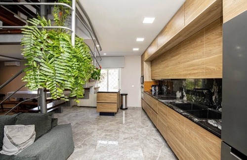 El Mas Mora House | Wonderful house with large pool and forest