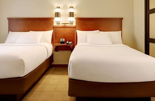 Gwinnett Place Hotel | Wonderful Place To Stay! Amazing Unit, Close to Pirates Cove Adventure Golf