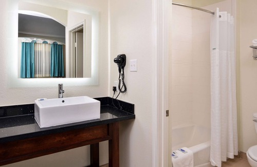 Spring Hotel | Wonderful Place To Stay! Near Tour 18 Golf Course and Golf Club of Houston!