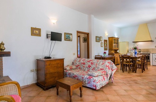 Cecina House | Wonderful private villa for 8 guests with pool, TV, terrace, pets allowed and parking