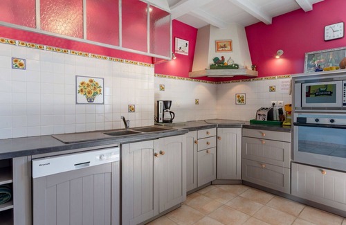 Longues-sur-Mer House | Wonderful private villa for 7 people with WIFI, TV, terrace, pets allowed and parking