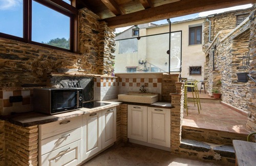 Prela House | Wonderful private villa with private pool, WIFI, TV, terrace, pets allowed, panoramic view, parking