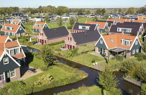 West-Graftdijk House | Wonderful private villa for 4 people with WIFI, TV, terrace and parking