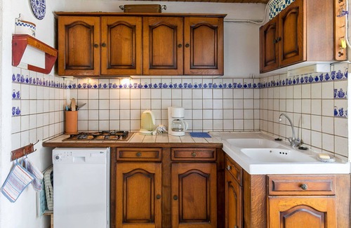 Cleder House | Wonderful private villa for 4 people with TV, terrace and parking