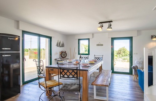 Guimaec House | Wonderful private villa for 6 people with private pool, WIFI, TV, terrace, pets allowed and park.