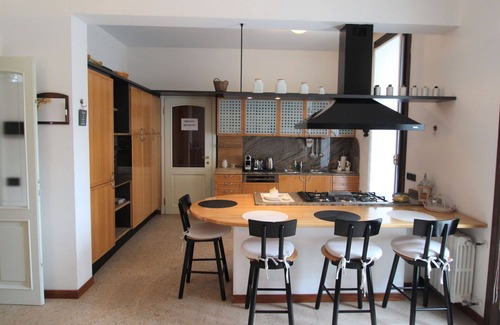 Castronno Villa | Wonderful private villa for 10 guests with WIFI, A/C, TV, terrace and parking