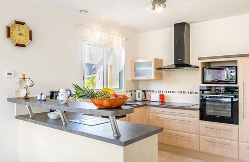 Kerlouet House | Wonderful private villa for 6 people with TV, terrace and parking