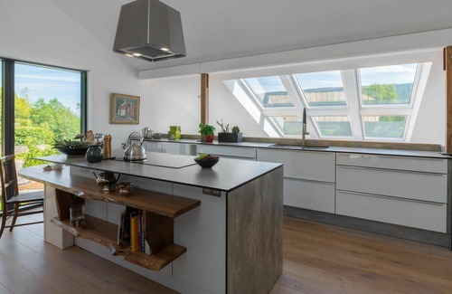 Glen Urquhart Villa | Wonderful private villa for 8 guests with WIFI, TV, terrace, panoramic view and parking