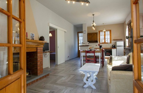 Macchino House | Wonderful private villa for 8 guests with WIFI, TV, patio, pets allowed and parking
