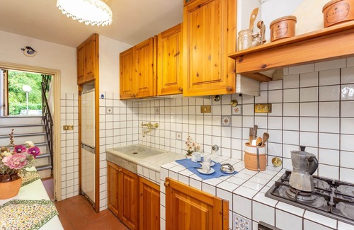 Molezzano Villa | Wonderful private villa for 4 people with WIFI, TV, patio, pets allowed and parking