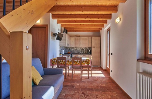 Stazzona House | Wonderful private villa for 6 people with WIFI, TV, patio, pets allowed and parking