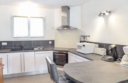 Carcans House | Wonderful private villa for 6 guests with WIFI, private pool, A/C, TV, terrace and pets allowed