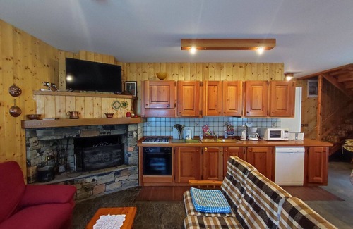 Corrido House | Wonderful private villa for 8 guests with WIFI, TV, patio, pets allowed and parking
