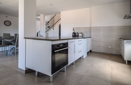 Melres House | Wonderful private villa for 6 people with WIFI, TV, terrace and parking
