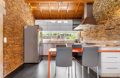 Caminha Villa | Wonderful private villa for 6 people with A/C, WIFI, TV, patio and parking